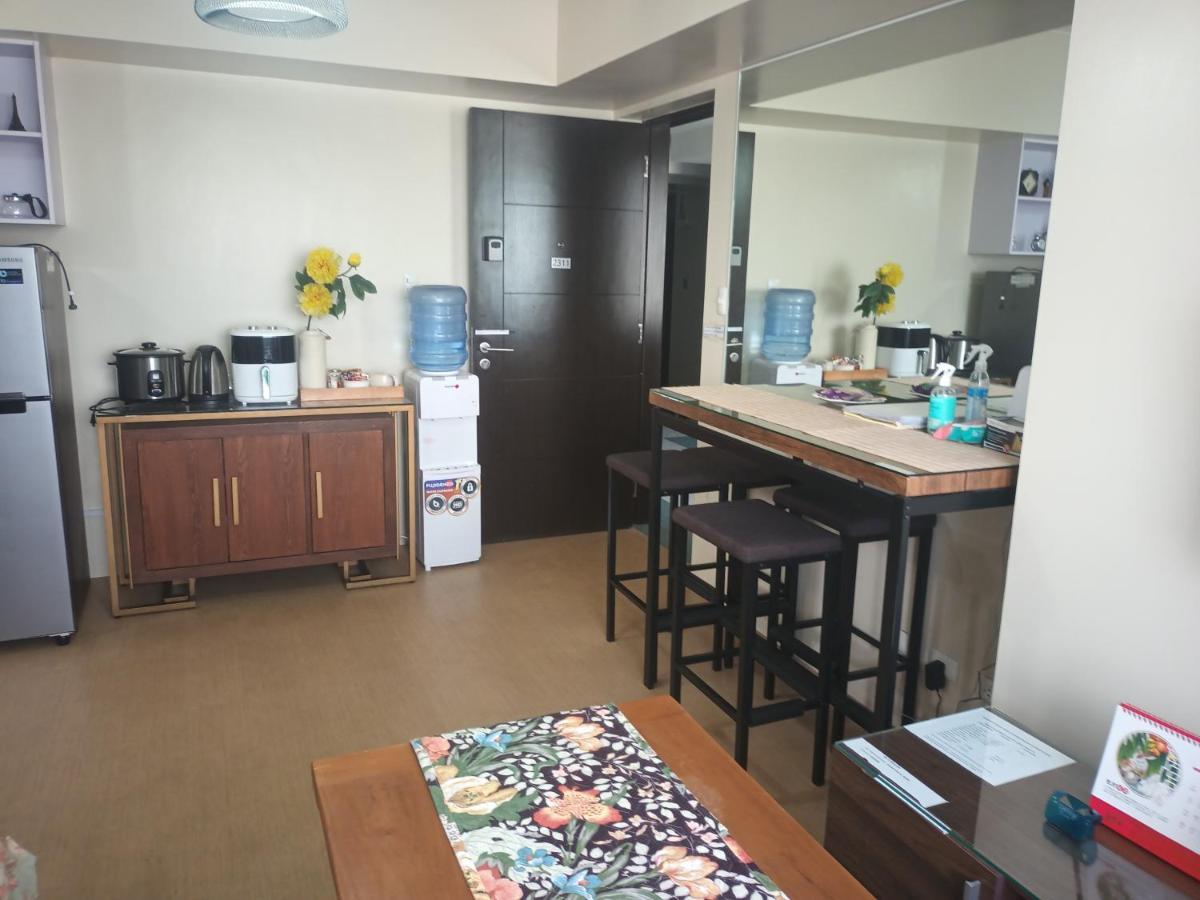 Nice Corner Ayala 1 Bedroom Condo At Heart Of Davao City With Hi Speed Wi Fi Internet Exterior foto