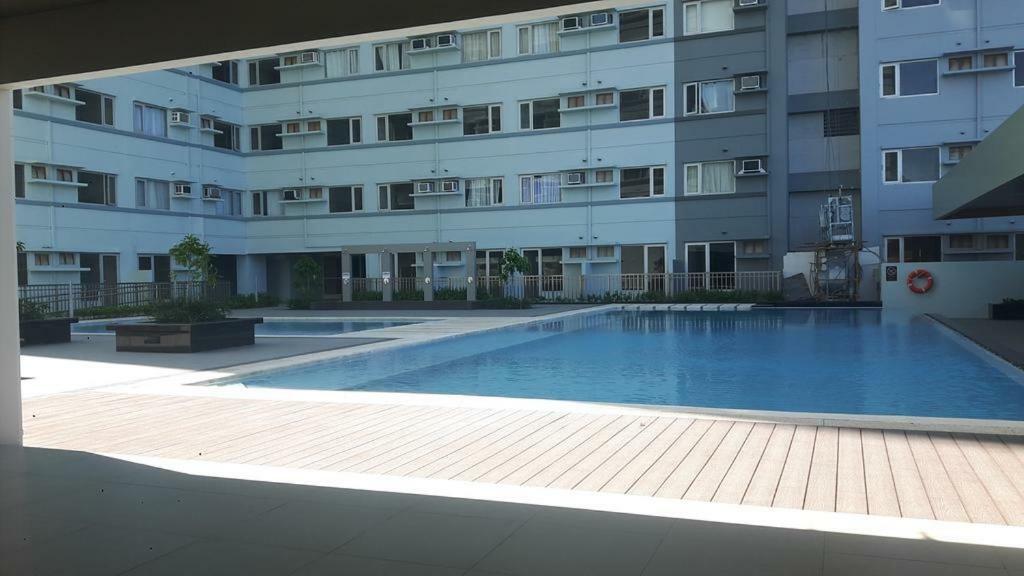 Nice Corner Ayala 1 Bedroom Condo At Heart Of Davao City With Hi Speed Wi Fi Internet Exterior foto